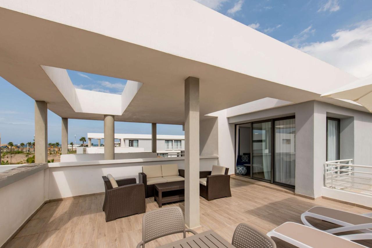 Radisson Blu Residences Эль-Хосейма Экстерьер фото